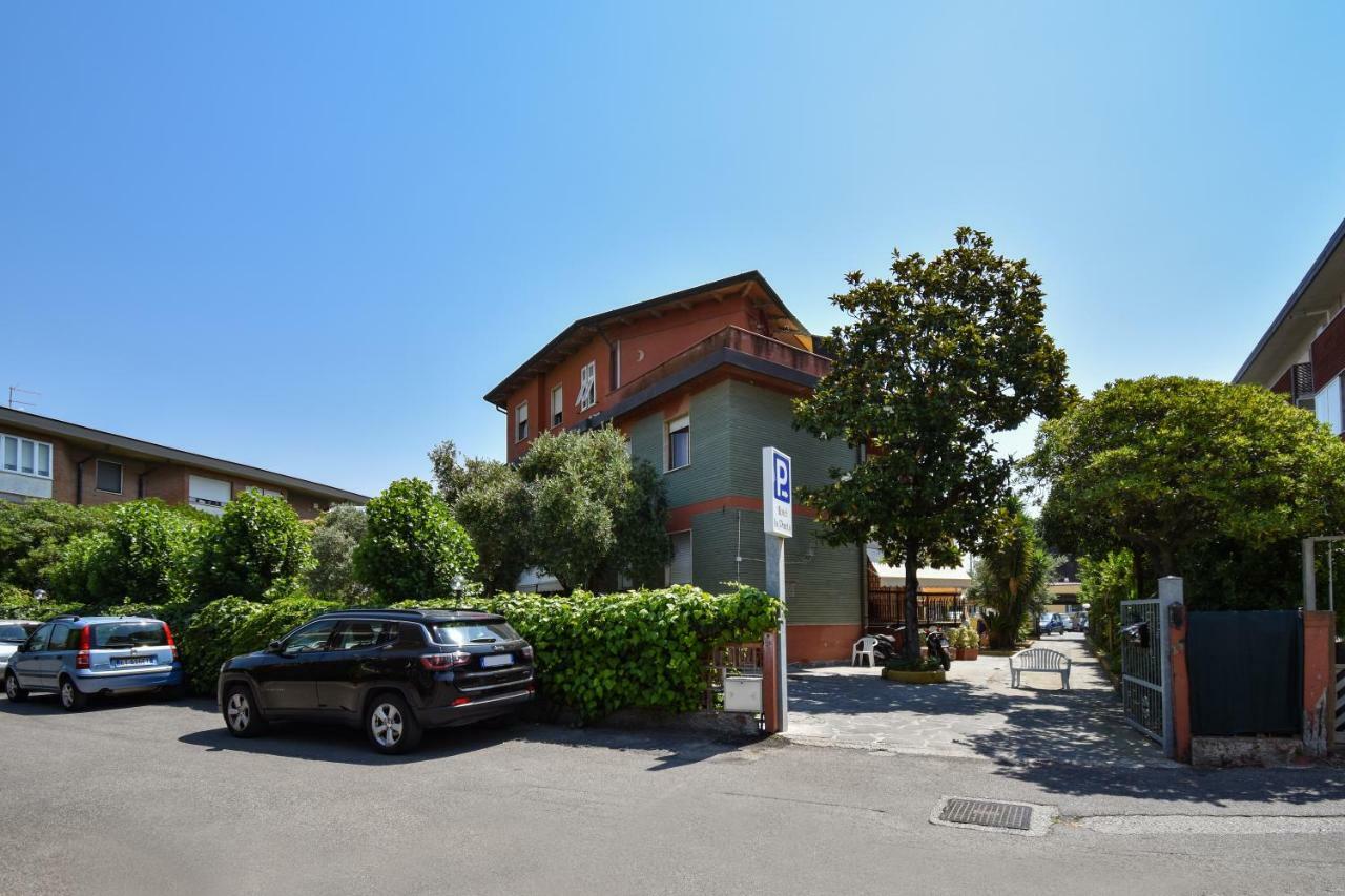 Hotel La Pineta Carrara Exterior photo
